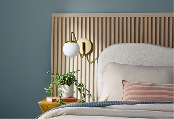 COTY - Pickled Oak on headboard